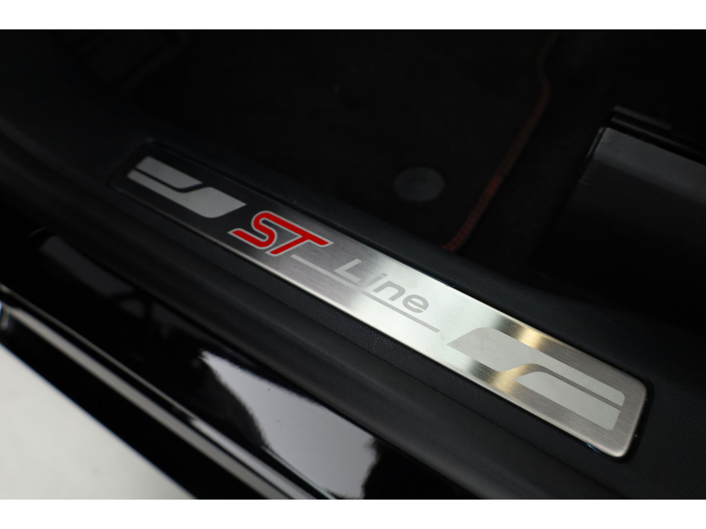 Ford Kuga 2.5 PHEV ST-Line X | Winter Pack | Dig. Cockpit | HUD | B&O Audio | Keyless | Adapt. Cruise | CarPlay | Camera | 19''