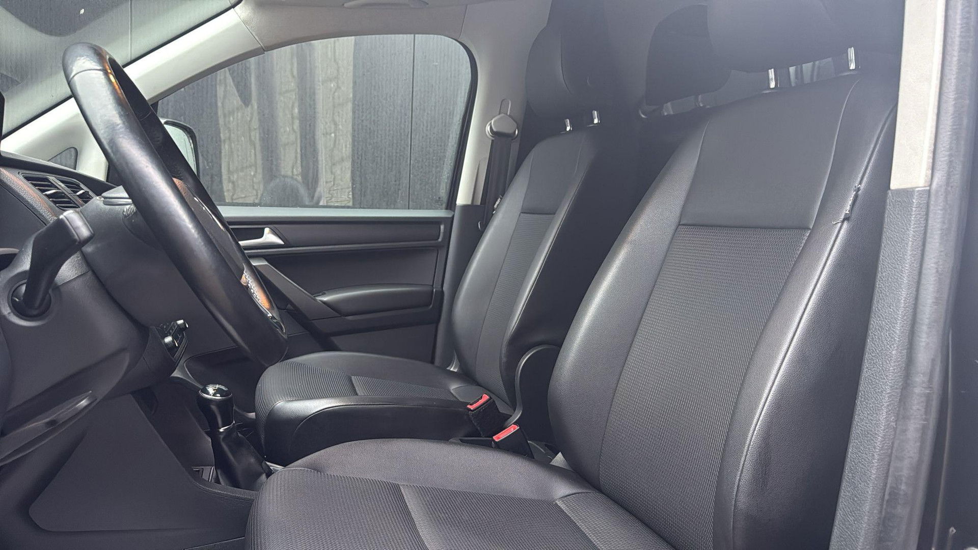 Volkswagen Caddy 2.0 TDI Zwart Airco Cruise PDC Leer Marge ( BTW VRIJ)