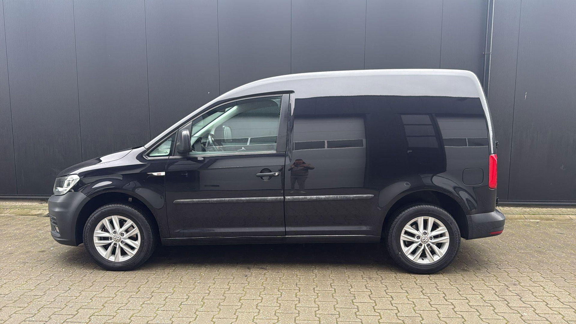 Volkswagen Caddy 2.0 TDI Zwart Airco Cruise PDC Leer Marge ( BTW VRIJ)