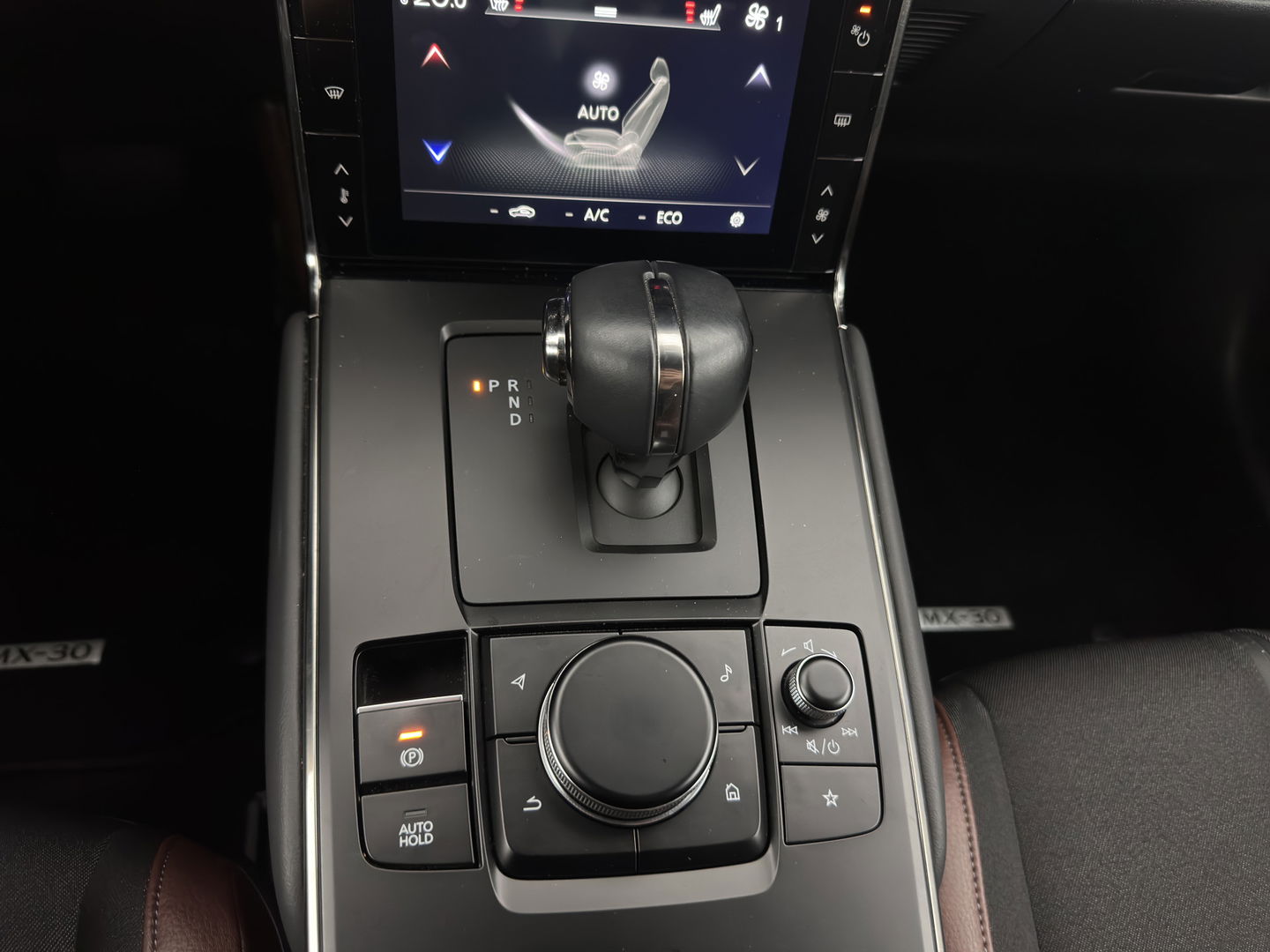 Mazda MX-30 e-SkyActiv 145 First Edition 36 kWh (INCL-BTW) Aut.*LEATHER-MICROFIBRE | FULL-LED | NAVI-FULLMAP | KEYLESS | BLIND-SPOT |  ADAPTIVE-CRUISE | HEAD-UP | CAMERA | DIGI-COCKPIT | MEMORY-PACK | SHIFT-PADDLES | 18"ALU*