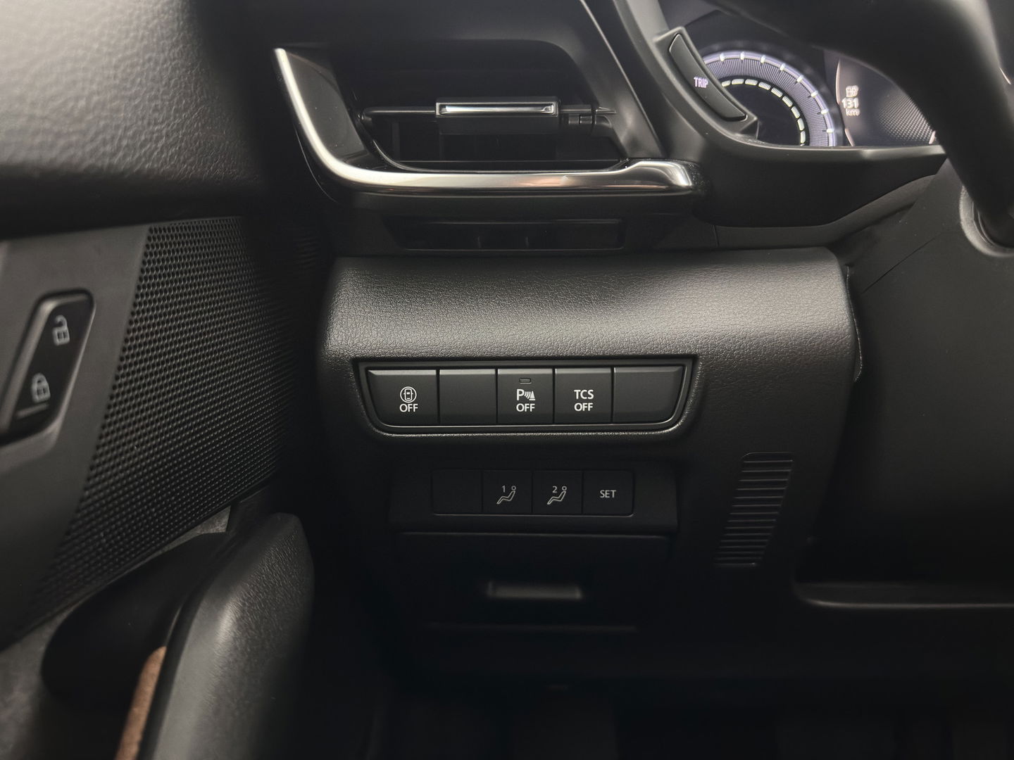 Mazda MX-30 e-SkyActiv 145 First Edition 36 kWh (INCL-BTW) Aut.*LEATHER-MICROFIBRE | FULL-LED | NAVI-FULLMAP | KEYLESS | BLIND-SPOT |  ADAPTIVE-CRUISE | HEAD-UP | CAMERA | DIGI-COCKPIT | MEMORY-PACK | SHIFT-PADDLES | 18"ALU*