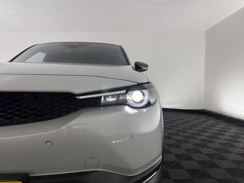 Mazda MX-30 e-SkyActiv 145 First Edition 36 kWh (INCL-BTW) Aut.*LEATHER-MICROFIBRE | FULL-LED | NAVI-FULLMAP | KEYLESS | BLIND-SPOT |  ADAPTIVE-CRUISE | HEAD-UP | CAMERA | DIGI-COCKPIT | MEMORY-PACK | SHIFT-PADDLES | 18"ALU*