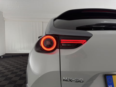 Mazda MX-30 e-SkyActiv 145 First Edition 36 kWh (INCL-BTW) Aut.*LEATHER-MICROFIBRE | FULL-LED | NAVI-FULLMAP | KEYLESS | BLIND-SPOT |  ADAPTIVE-CRUISE | HEAD-UP | CAMERA | DIGI-COCKPIT | MEMORY-PACK | SHIFT-PADDLES | 18"ALU*