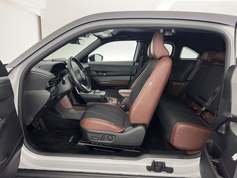 Mazda MX-30 e-SkyActiv 145 First Edition 36 kWh (INCL-BTW) Aut.*LEATHER-MICROFIBRE | FULL-LED | NAVI-FULLMAP | KEYLESS | BLIND-SPOT |  ADAPTIVE-CRUISE | HEAD-UP | CAMERA | DIGI-COCKPIT | MEMORY-PACK | SHIFT-PADDLES | 18"ALU*