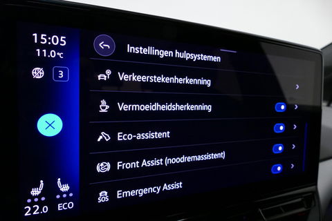 Volkswagen ID.4 First Max 77 kWh / Panoramadak / Matrix LED IQ.Light / Elektr. verstelbare voorstoelen + memory / HUD Augmented Reality / Rondomzichtcamera / Apple Carplay - Android Auto / Stoelverwarming / 21'' LMV / Keyless / Achteruitrijcamera / Navigatie / Stuurwielv
