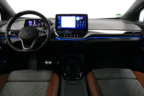 Volkswagen ID.4 First Max 77 kWh / Panoramadak / Matrix LED IQ.Light / Elektr. verstelbare voorstoelen + memory / HUD Augmented Reality / Rondomzichtcamera / Apple Carplay - Android Auto / Stoelverwarming / 21'' LMV / Keyless / Achteruitrijcamera / Navigatie / Stuurwielv