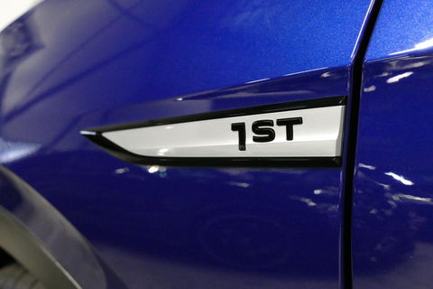 Volkswagen ID.4 First Max 77 kWh / Panoramadak / Matrix LED IQ.Light / Elektr. verstelbare voorstoelen + memory / HUD Augmented Reality / Rondomzichtcamera / Apple Carplay - Android Auto / Stoelverwarming / 21'' LMV / Keyless / Achteruitrijcamera / Navigatie / Stuurwielv