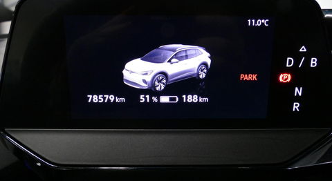 Volkswagen ID.4 First Max 77 kWh / Panoramadak / Matrix LED IQ.Light / Elektr. verstelbare voorstoelen + memory / HUD Augmented Reality / Rondomzichtcamera / Apple Carplay - Android Auto / Stoelverwarming / 21'' LMV / Keyless / Achteruitrijcamera / Navigatie / Stuurwielv