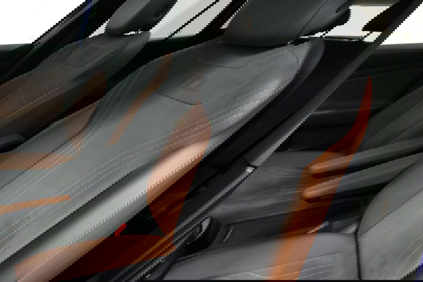 Volkswagen ID.4 First Max 77 kWh / Panoramadak / Matrix LED IQ.Light / Elektr. verstelbare voorstoelen + memory / HUD Augmented Reality / Rondomzichtcamera / Apple Carplay - Android Auto / Stoelverwarming / 21'' LMV / Keyless / Achteruitrijcamera / Navigatie / Stuurwielv