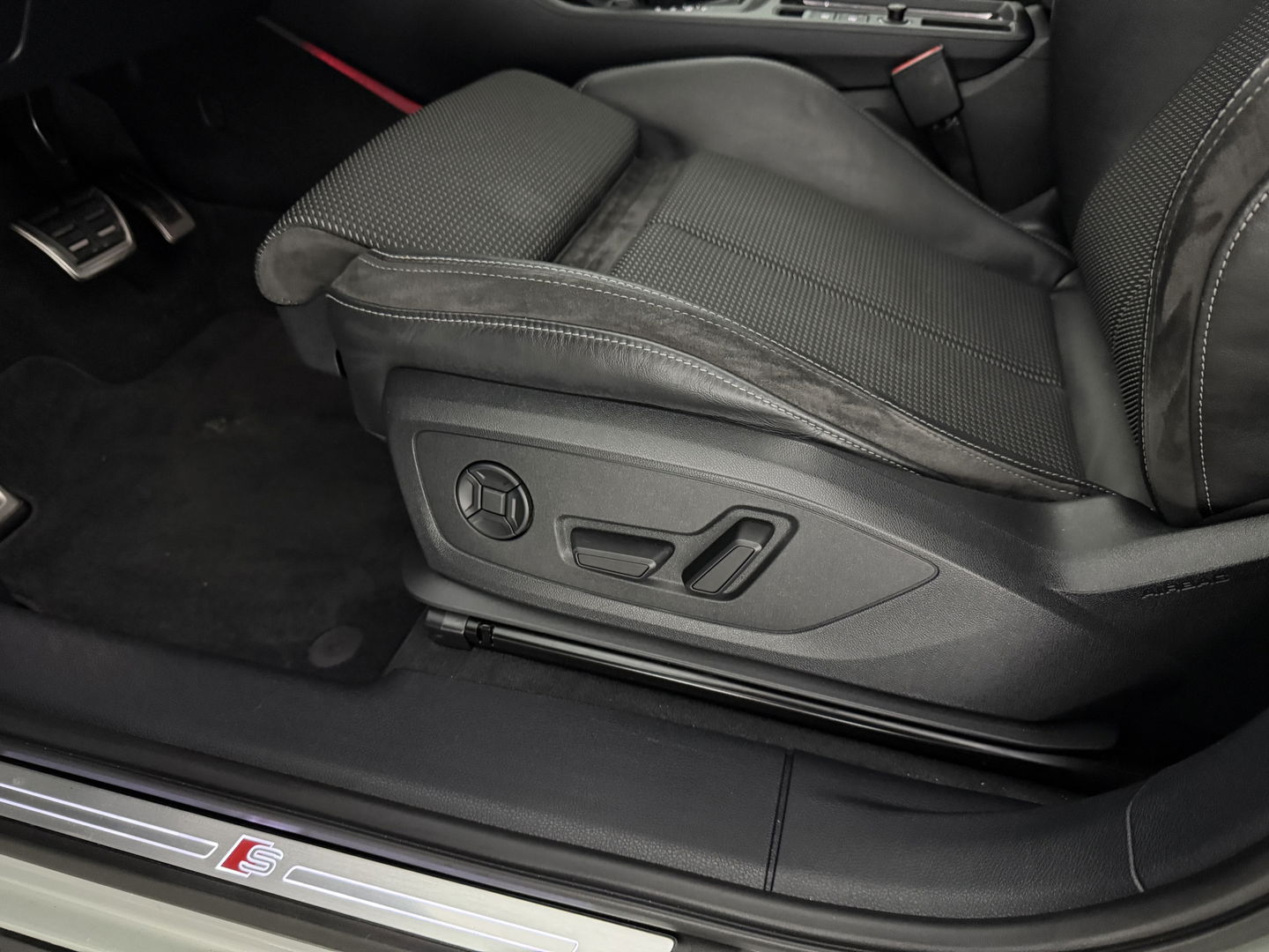 Audi Q3 Sportback 45 TFSI e S-Line | SOH 88% | Pano | Sfeer | Sonos | Virtual | Trekh. | Camera | Adap. Cruise | Stoelverw. | NAP