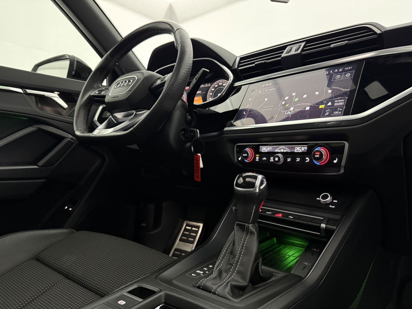Audi Q3 Sportback 45 TFSI e S-Line | SOH 88% | Pano | Sfeer | Sonos | Virtual | Trekh. | Camera | Adap. Cruise | Stoelverw. | NAP
