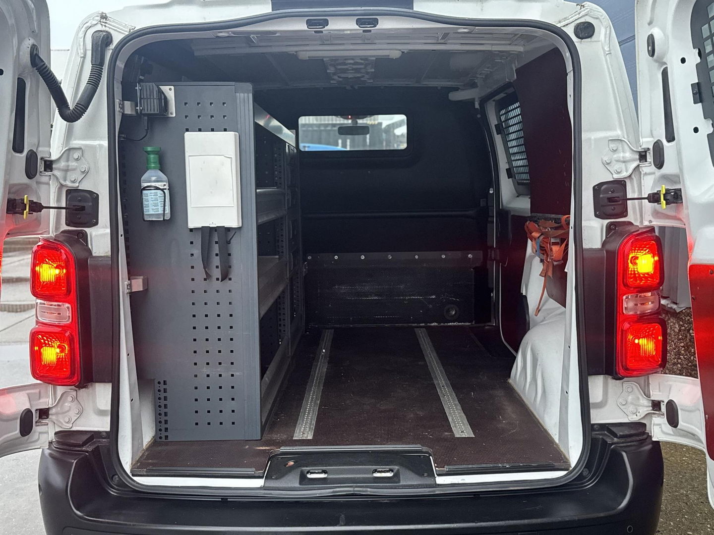 Citroën Jumpy 1.6 BlueHDI 95 Club M S&S AUTOMAAT / CRUISE CONTROLE / KASTEN INRICHTING / TREKHAAK