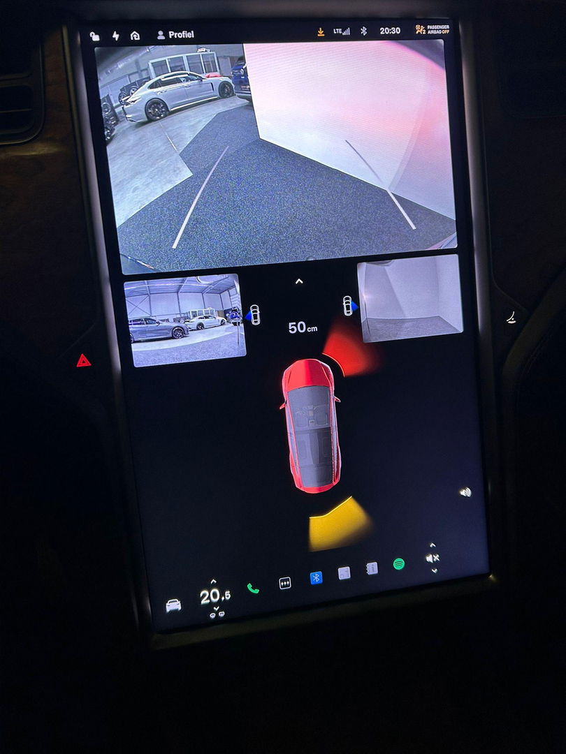 Tesla Model X Long Range / Lederen bekleding / Trekhaak / Autopilot / Carbon pakket / Camera / Stoelen+stuurwiel verwarming / Luchtvering