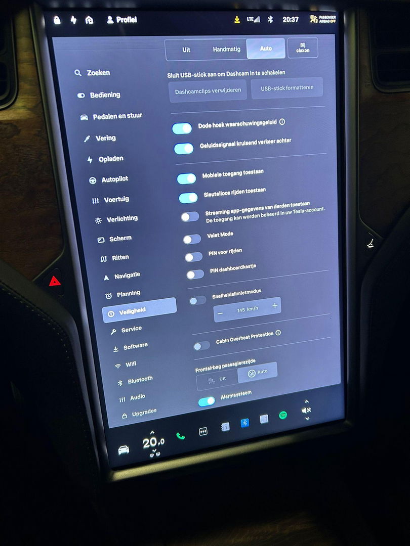 Tesla Model X Long Range / Lederen bekleding / Trekhaak / Autopilot / Carbon pakket / Camera / Stoelen+stuurwiel verwarming / Luchtvering