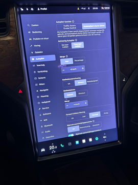 Tesla Model X Long Range / Lederen bekleding / Trekhaak / Autopilot / Carbon pakket / Camera / Stoelen+stuurwiel verwarming / Luchtvering