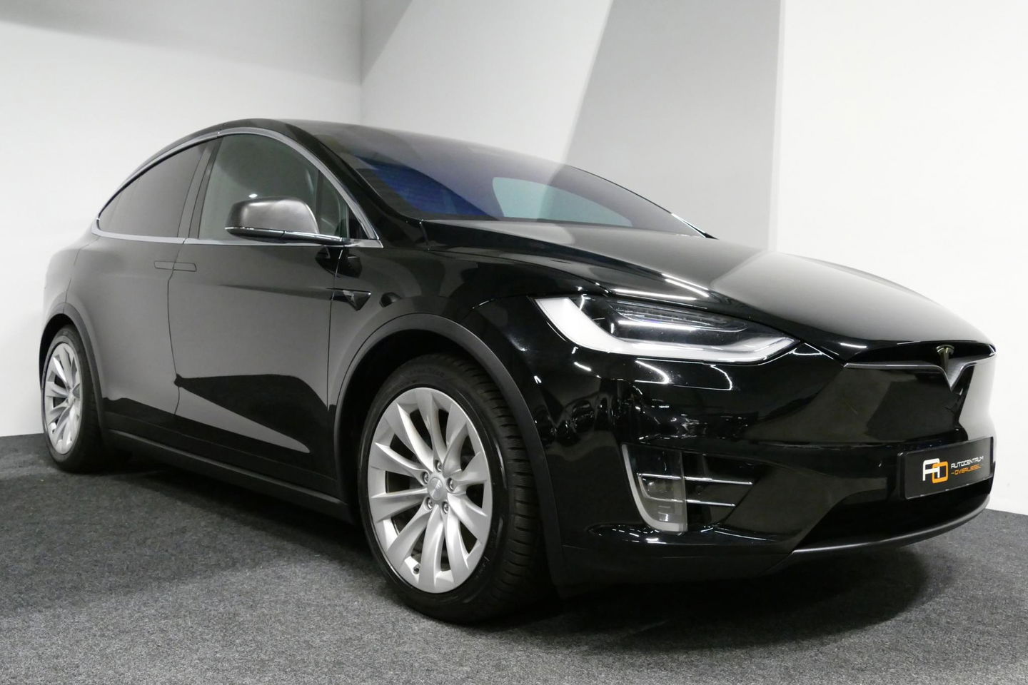 Tesla Model X Long Range / Lederen bekleding / Trekhaak / Autopilot / Carbon pakket / Camera / Stoelen+stuurwiel verwarming / Luchtvering