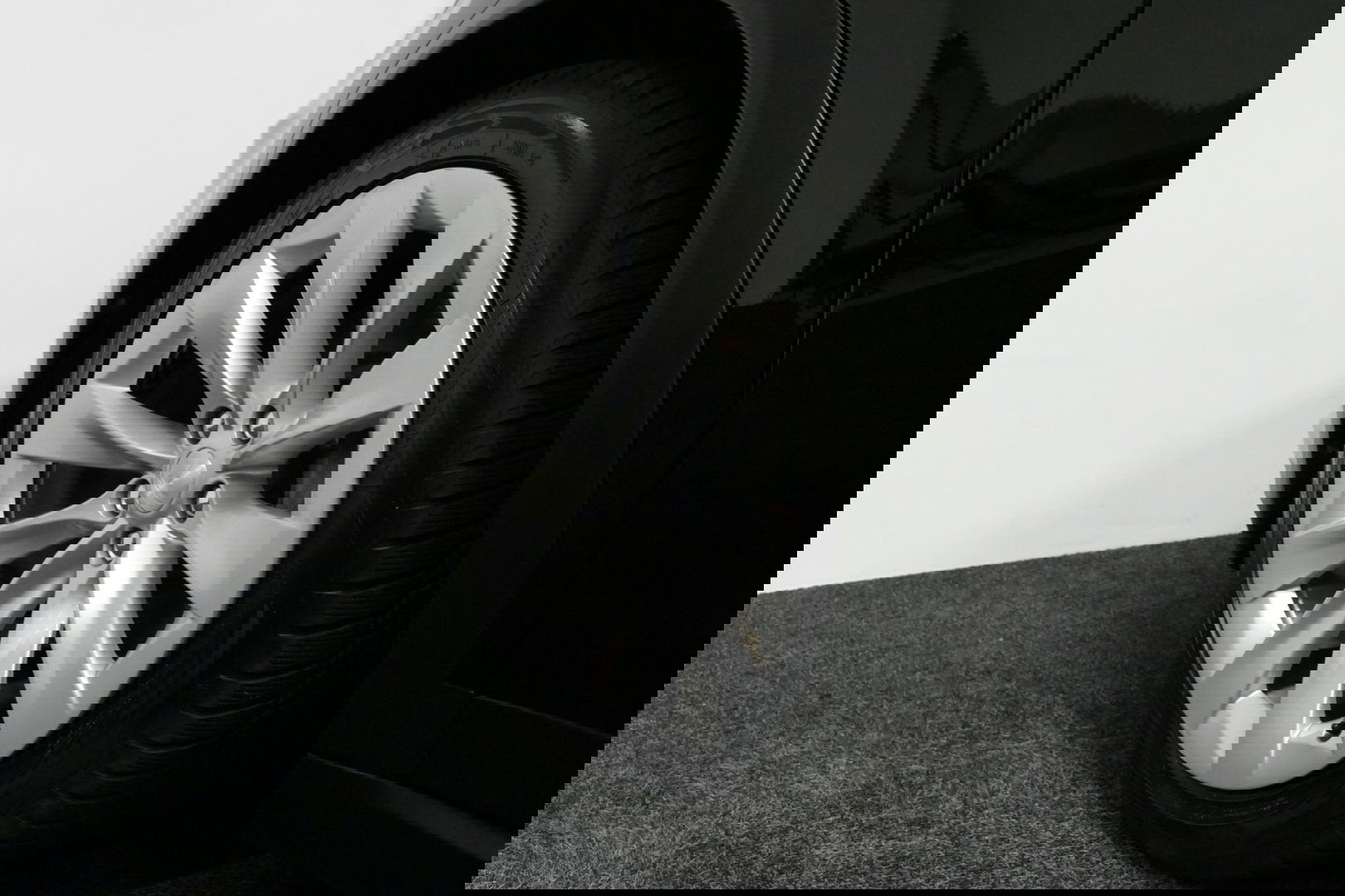 Tesla Model X Long Range / Lederen bekleding / Trekhaak / Autopilot / Carbon pakket / Camera / Stoelen+stuurwiel verwarming / Luchtvering