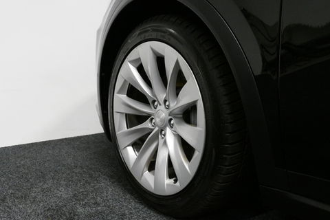 Tesla Model X Long Range / Lederen bekleding / Trekhaak / Autopilot / Carbon pakket / Camera / Stoelen+stuurwiel verwarming / Luchtvering