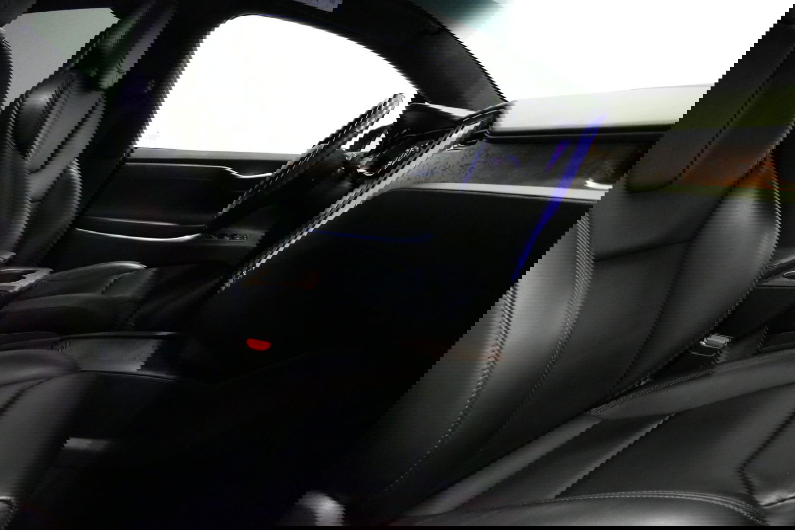 Tesla Model X Long Range / Lederen bekleding / Trekhaak / Autopilot / Carbon pakket / Camera / Stoelen+stuurwiel verwarming / Luchtvering