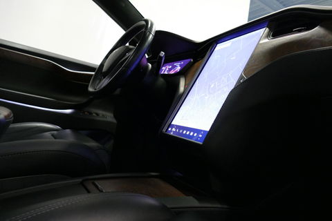 Tesla Model X Long Range / Lederen bekleding / Trekhaak / Autopilot / Carbon pakket / Camera / Stoelen+stuurwiel verwarming / Luchtvering