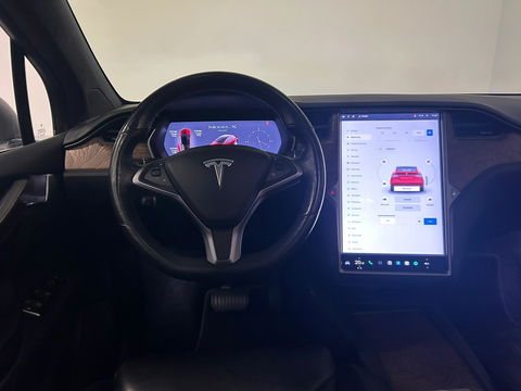 Tesla Model X Long Range / Lederen bekleding / Trekhaak / Autopilot / Carbon pakket / Camera / Stoelen+stuurwiel verwarming / Luchtvering