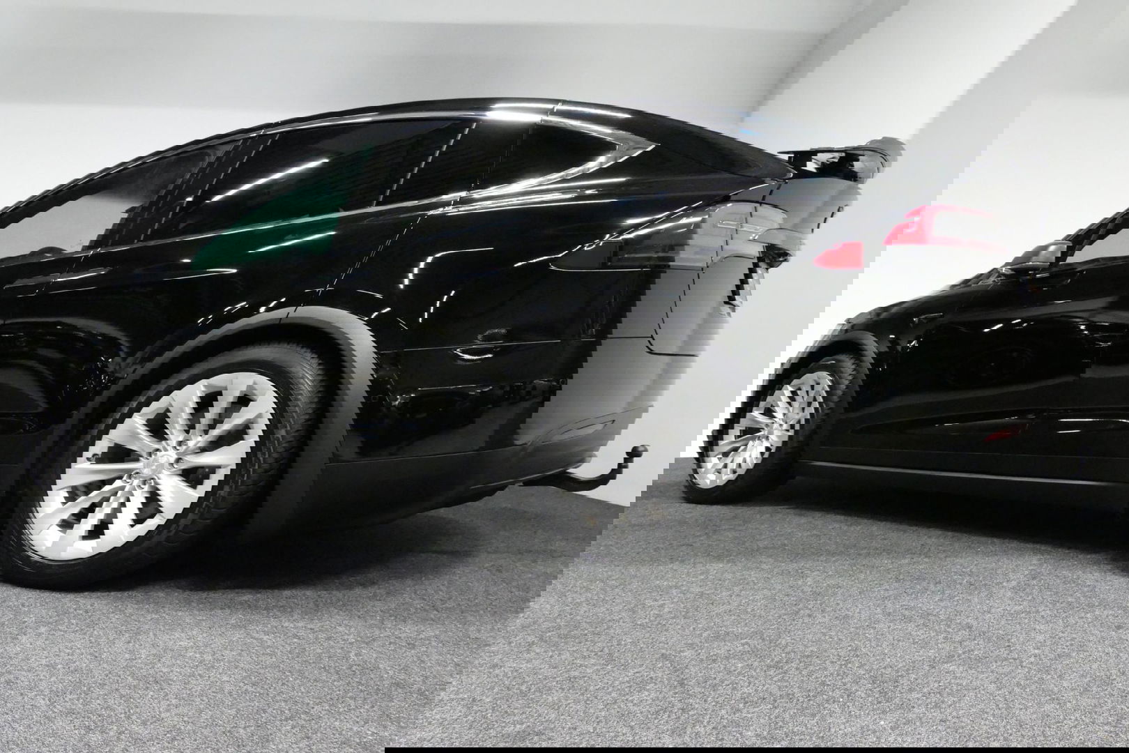 Tesla Model X Long Range / Lederen bekleding / Trekhaak / Autopilot / Carbon pakket / Camera / Stoelen+stuurwiel verwarming / Luchtvering