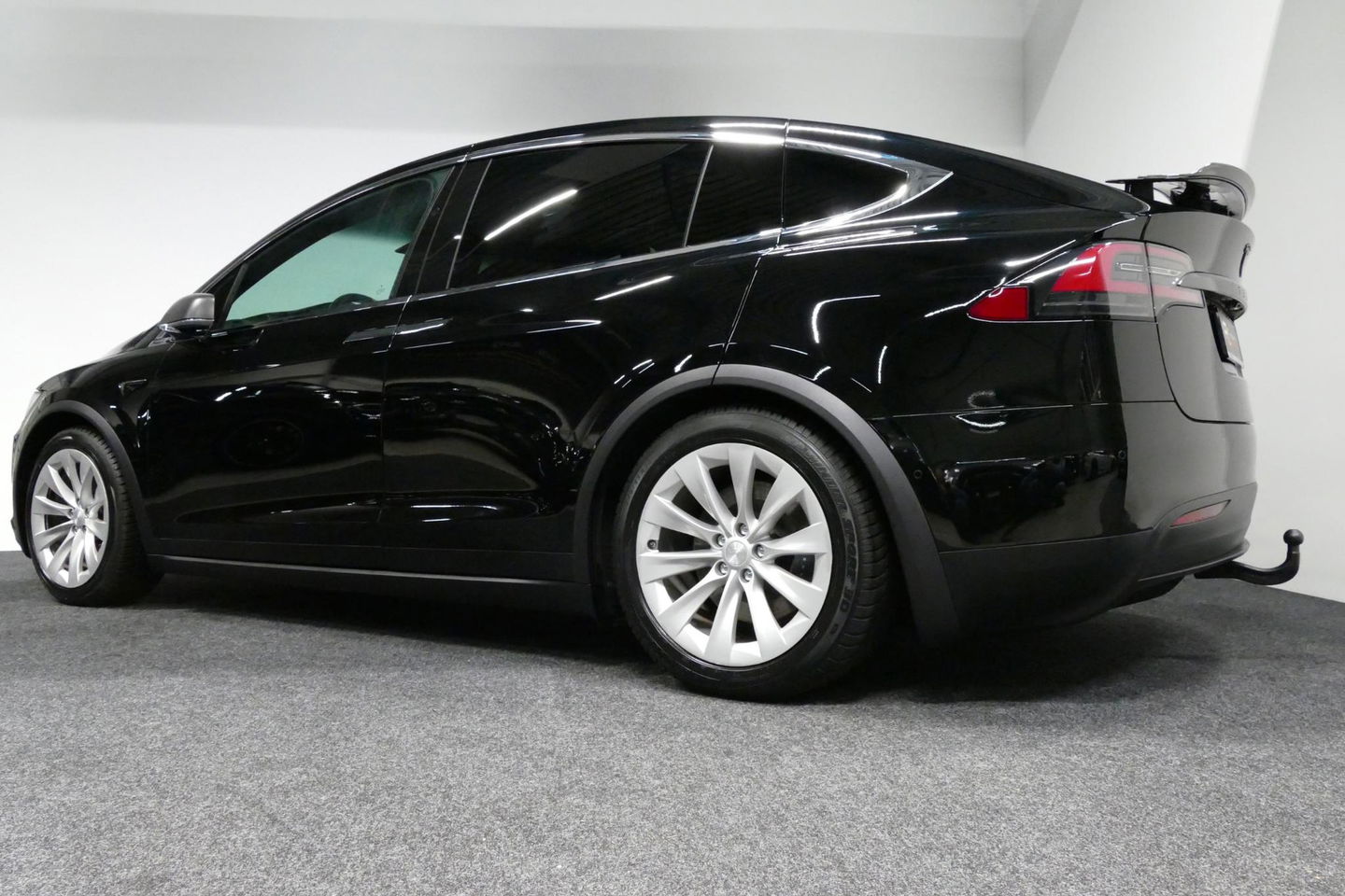 Tesla Model X Long Range / Lederen bekleding / Trekhaak / Autopilot / Carbon pakket / Camera / Stoelen+stuurwiel verwarming / Luchtvering