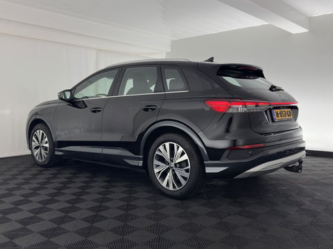 Audi Q4 e-tron 40 Launch Edition Advanced 77 kWh [ 3-Fase ] {SOH-88%} (INCL-BTW) *MATRIX-LED | NAVI-FULLMAP | KEYLESS | CAMERA | DIGI-COCKPIT | DAB | AMBIENT-LIGHT | HEATED-SPORTSEATS | TOWBAR | 19''ALU*