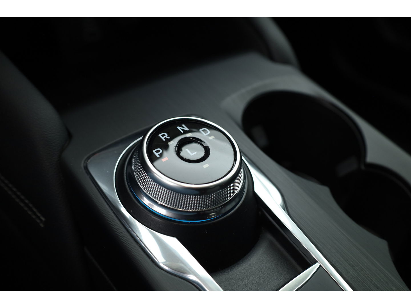 Ford Kuga 2.5 PHEV Vignale | Winterpack | Elek. Trekhaak | HUD | Keyless | B&O | CarPlay | Adapt. Cruise | Camera  | Leder | Elek. Bestuurderst.