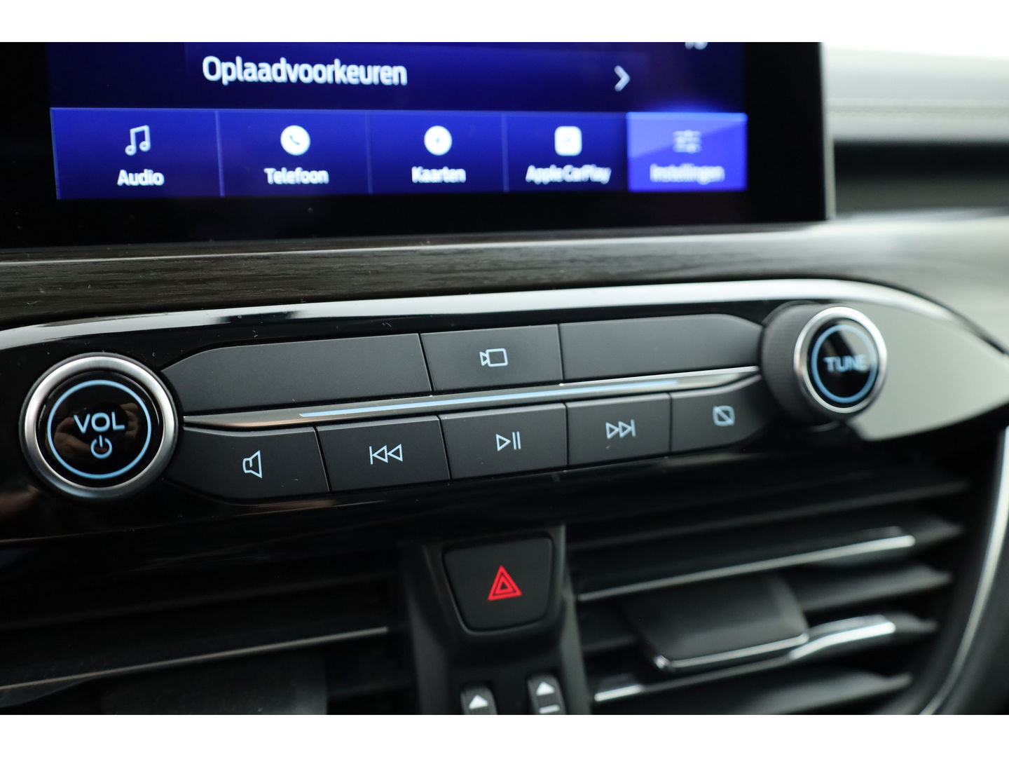 Ford Kuga 2.5 PHEV Vignale | Winterpack | Elek. Trekhaak | HUD | Keyless | B&O | CarPlay | Adapt. Cruise | Camera  | Leder | Elek. Bestuurderst.