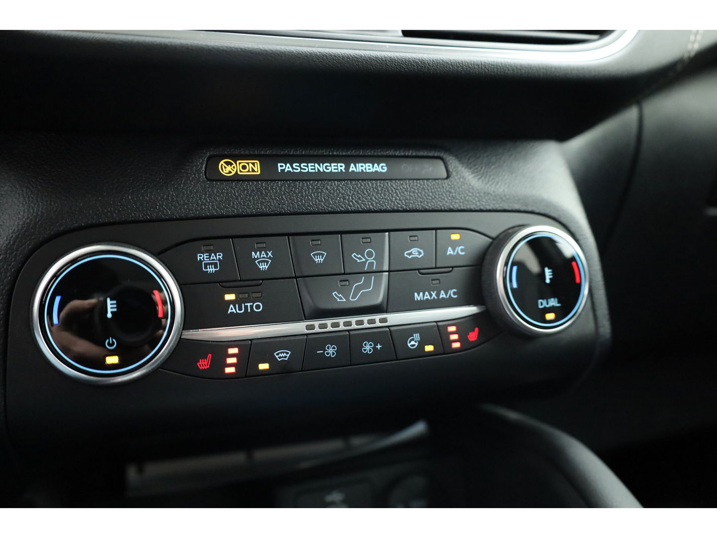 Ford Kuga 2.5 PHEV Vignale | Winterpack | Elek. Trekhaak | HUD | Keyless | B&O | CarPlay | Adapt. Cruise | Camera  | Leder | Elek. Bestuurderst.