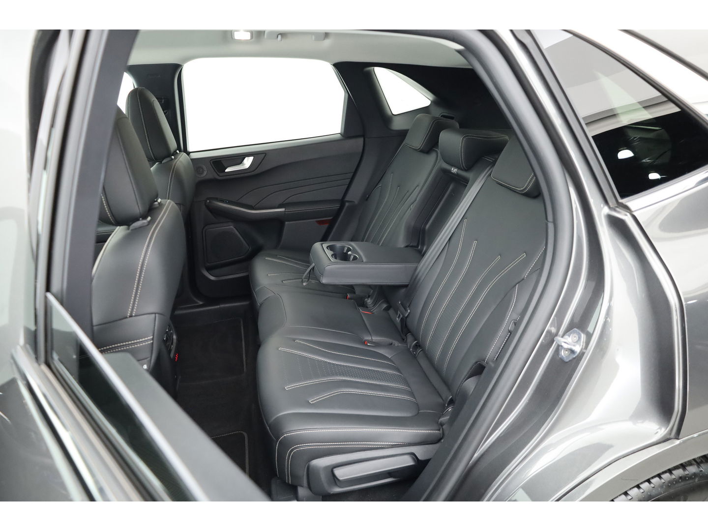 Ford Kuga 2.5 PHEV Vignale | Winterpack | Elek. Trekhaak | HUD | Keyless | B&O | CarPlay | Adapt. Cruise | Camera  | Leder | Elek. Bestuurderst.