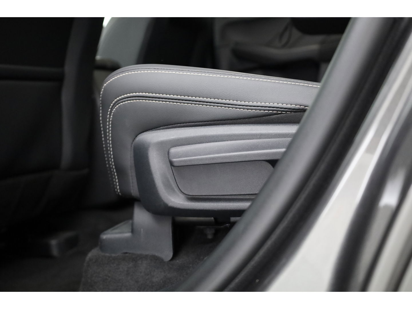 Ford Kuga 2.5 PHEV Vignale | Winterpack | Elek. Trekhaak | HUD | Keyless | B&O | CarPlay | Adapt. Cruise | Camera  | Leder | Elek. Bestuurderst.