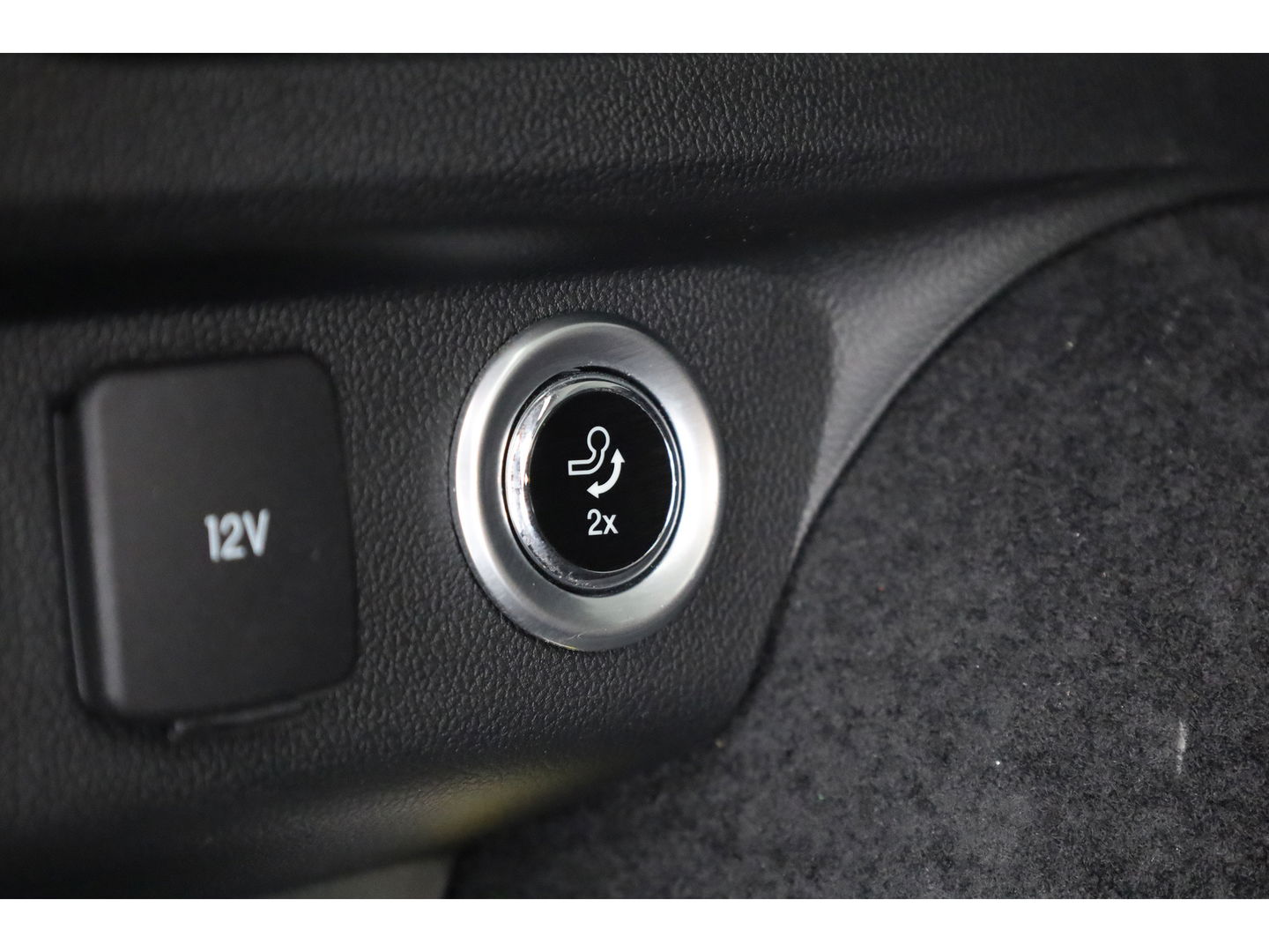 Ford Kuga 2.5 PHEV Vignale | Winterpack | Elek. Trekhaak | HUD | Keyless | B&O | CarPlay | Adapt. Cruise | Camera  | Leder | Elek. Bestuurderst.