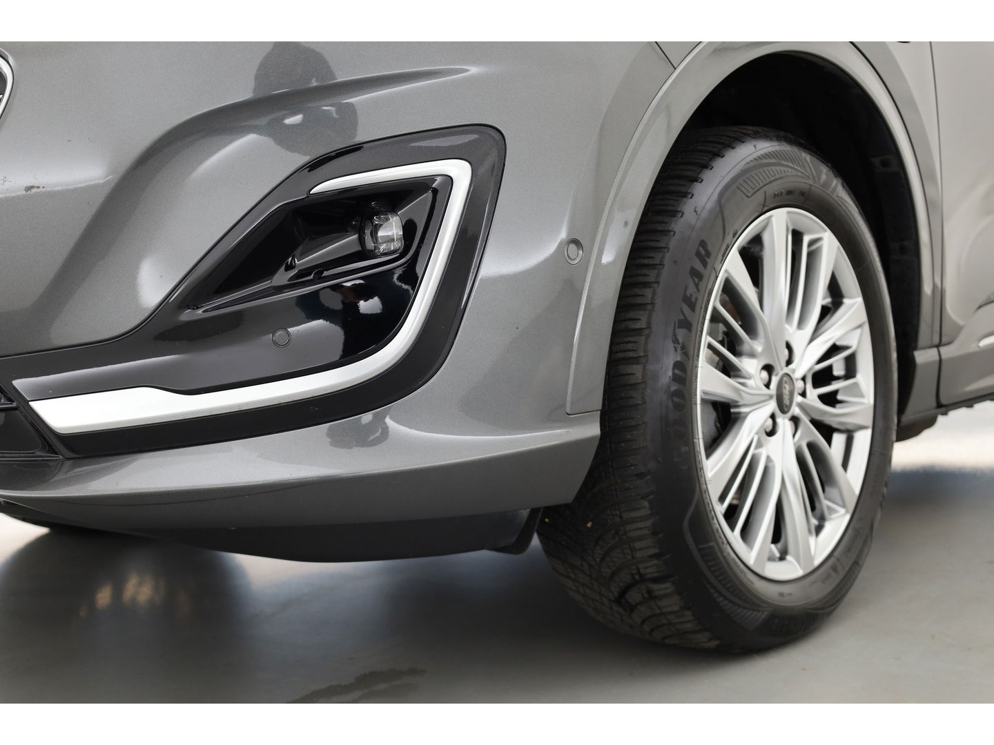 Ford Kuga 2.5 PHEV Vignale | Winterpack | Elek. Trekhaak | HUD | Keyless | B&O | CarPlay | Adapt. Cruise | Camera  | Leder | Elek. Bestuurderst.