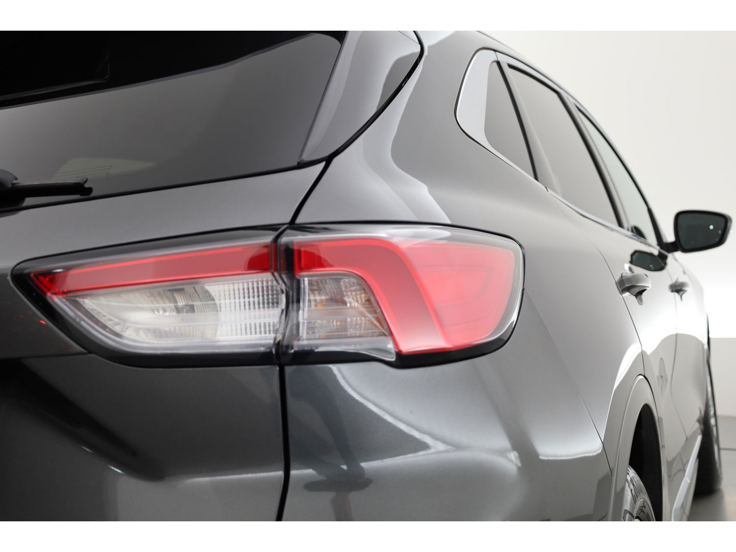 Ford Kuga 2.5 PHEV Vignale | Winterpack | Elek. Trekhaak | HUD | Keyless | B&O | CarPlay | Adapt. Cruise | Camera  | Leder | Elek. Bestuurderst.