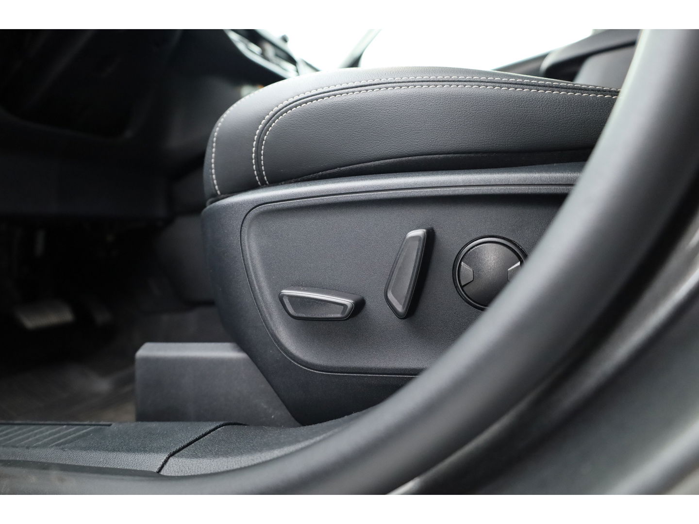 Ford Kuga 2.5 PHEV Vignale | Winterpack | Elek. Trekhaak | HUD | Keyless | B&O | CarPlay | Adapt. Cruise | Camera  | Leder | Elek. Bestuurderst.