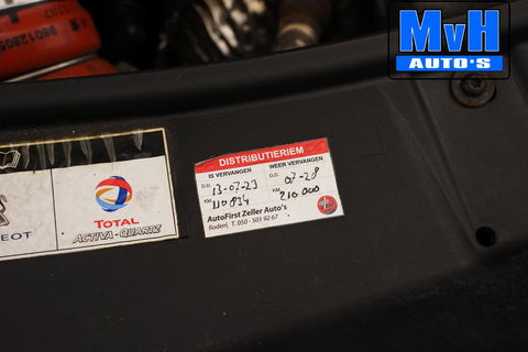 Peugeot 2008 1.2 PureTech Allure|AUTOMAAT|PANO|CLIMA|CARPLAY