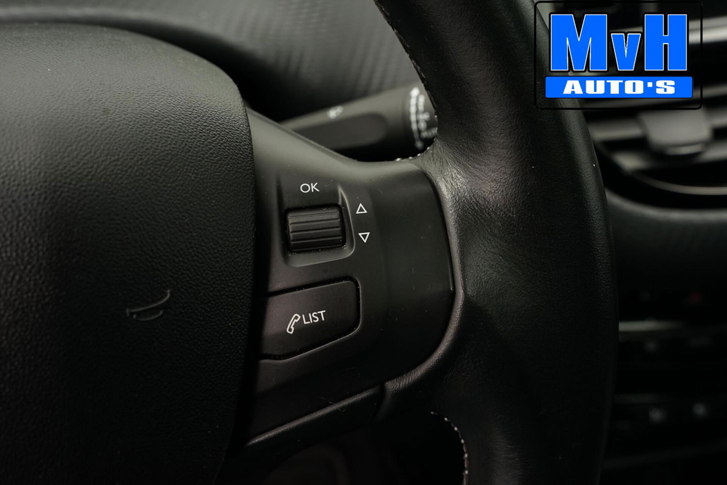 Peugeot 2008 1.2 PureTech Allure|AUTOMAAT|PANO|CLIMA|CARPLAY