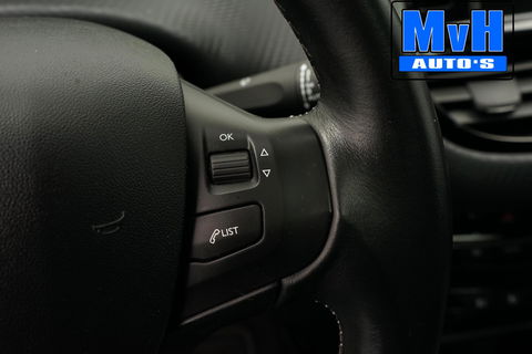 Peugeot 2008 1.2 PureTech Allure|AUTOMAAT|PANO|CLIMA|CARPLAY