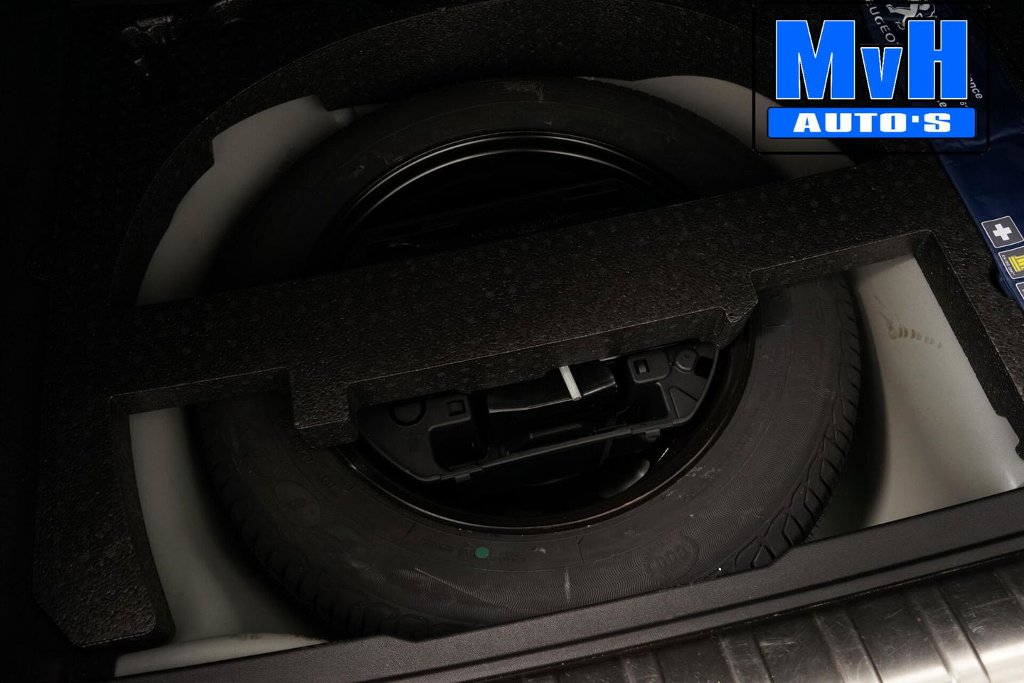 Peugeot 2008 1.2 PureTech Allure|AUTOMAAT|PANO|CLIMA|CARPLAY