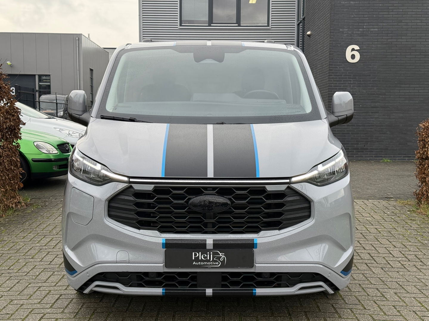 Ford Transit Custom 320 2.5 PHEV L2H1 Sport