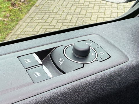 Ford Transit Custom 320 2.5 PHEV L2H1 Sport