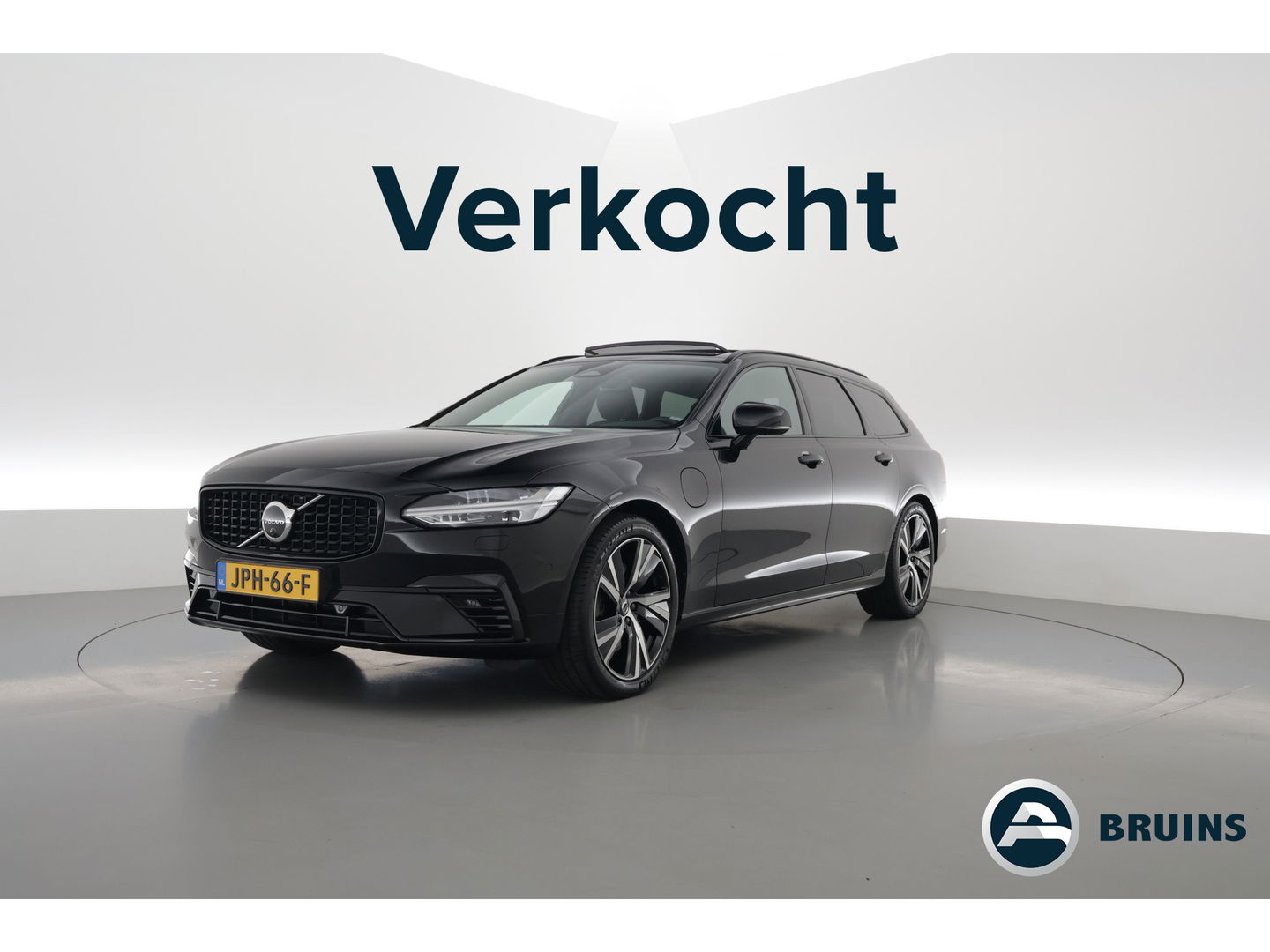 Volvo V90 2.0 T6 Plug-in hybrid AWD Plus Dark | Pano | Trekhaak elek. | 360 Cam. | Sport stoelen | H&K | ACC |