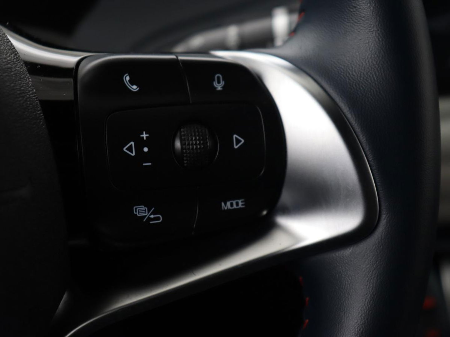 BYD ATTO 3 Comfort 60 kWh | Panoramadak | Warmtepomp | Leder | Stoelverwarming | 360 Camera | Carplay | Adaptive cruise | 18'' | Keyless | Full LED