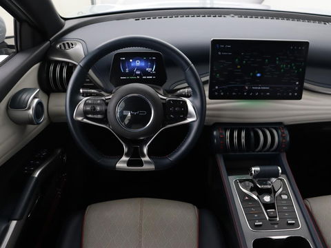 BYD ATTO 3 Comfort 60 kWh | Panoramadak | Warmtepomp | Leder | Stoelverwarming | 360 Camera | Carplay | Adaptive cruise | 18'' | Keyless | Full LED