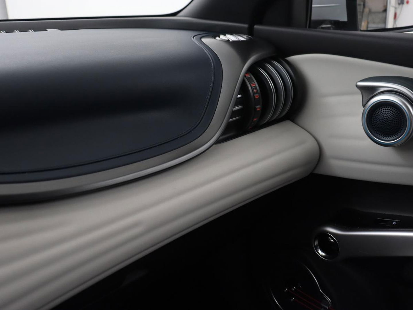 BYD ATTO 3 Comfort 60 kWh | Panoramadak | Warmtepomp | Leder | Stoelverwarming | 360 Camera | Carplay | Adaptive cruise | 18'' | Keyless | Full LED