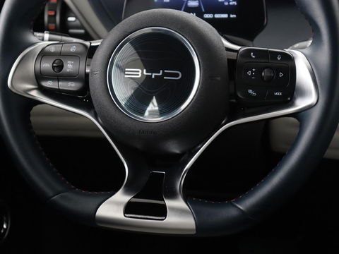 BYD ATTO 3 Comfort 60 kWh | Panoramadak | Warmtepomp | Leder | Stoelverwarming | 360 Camera | Carplay | Adaptive cruise | 18'' | Keyless | Full LED