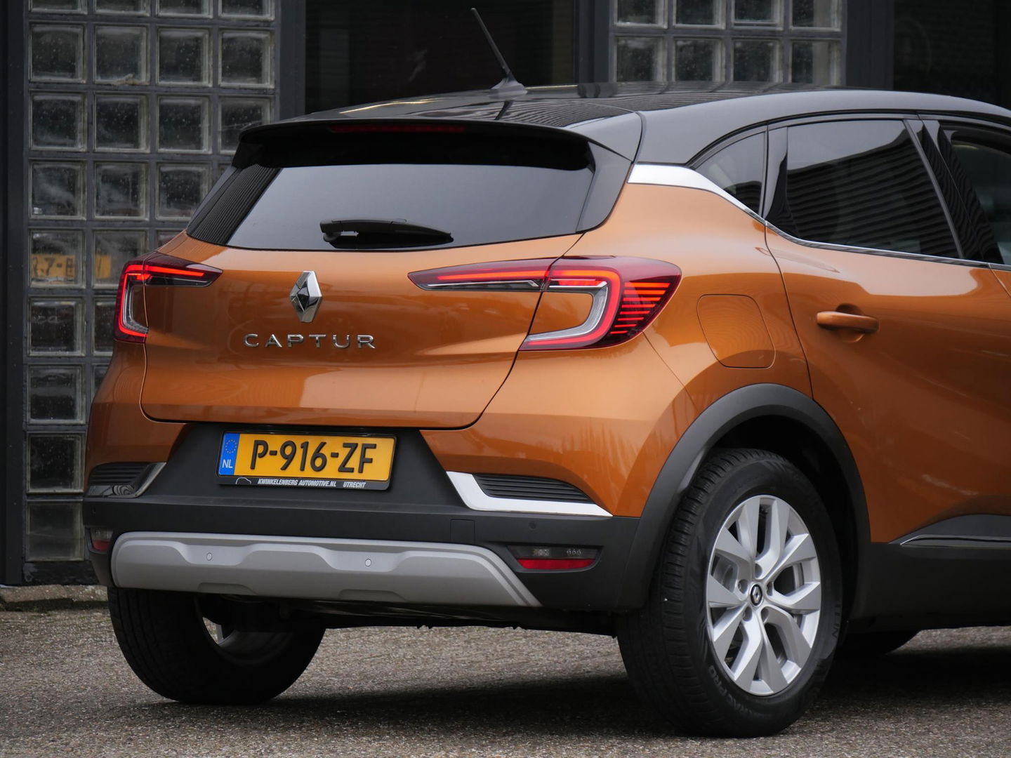 Renault Captur 1.0TCE INTENS/ KEYLESS/ PDC V+A/ CAMERA/ ALL-SEASON/ NL-AUTO