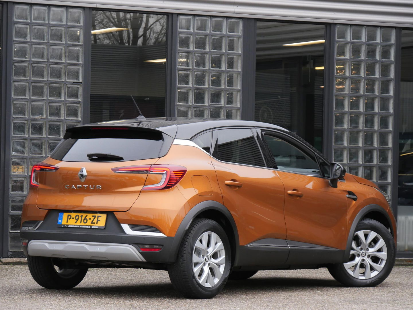 Renault Captur 1.0TCE INTENS/ KEYLESS/ PDC V+A/ CAMERA/ ALL-SEASON/ NL-AUTO